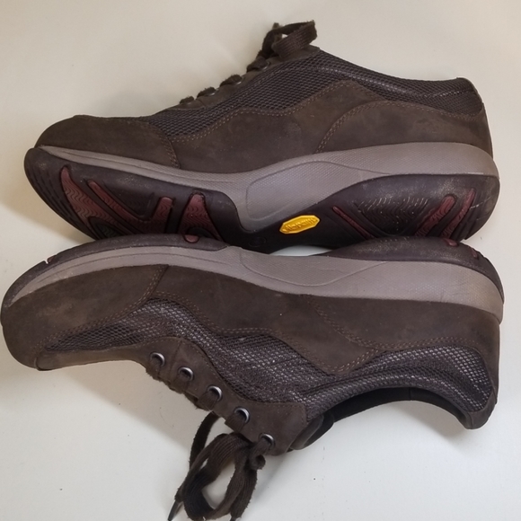 Dansko Vibram waterproof nubuck shoes Women's 40 - Picture 3 of 8